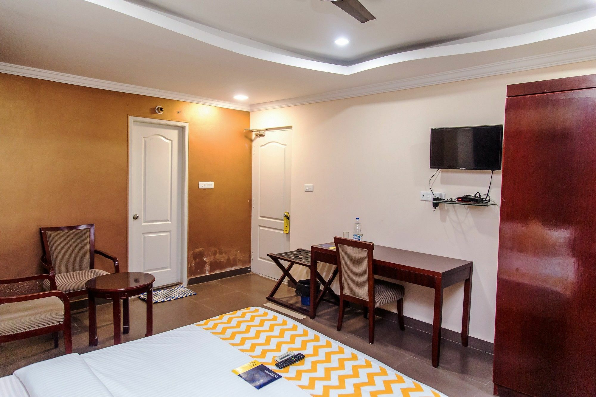 Fabexpress Oriental Suites III - Btm Mico Layout 班加罗尔 外观 照片