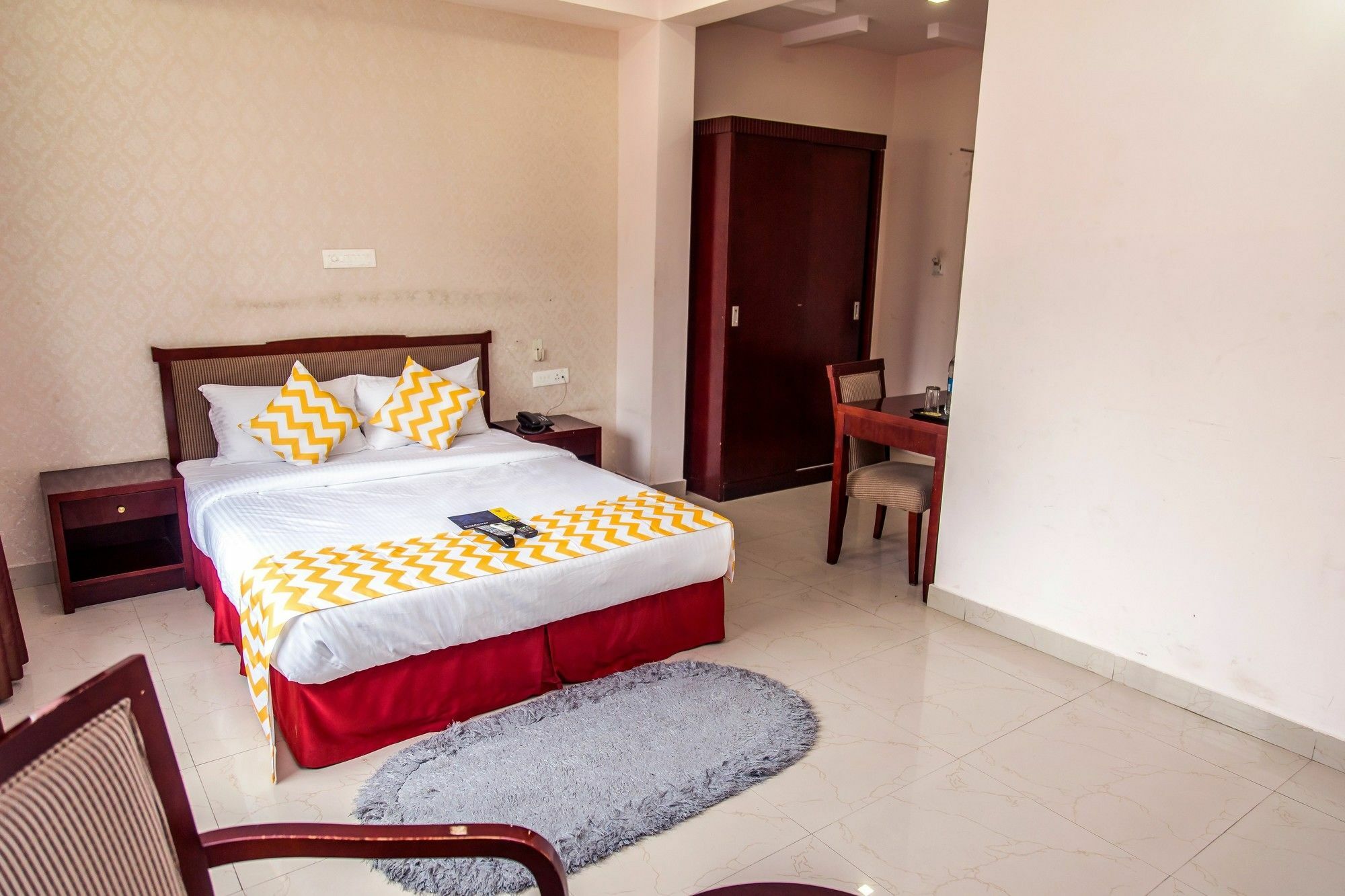 Fabexpress Oriental Suites III - Btm Mico Layout 班加罗尔 外观 照片